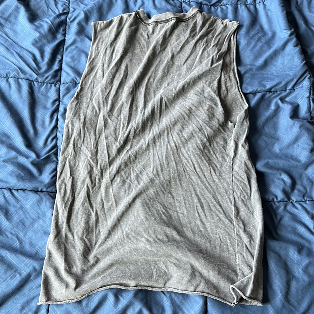 Grey Tank - Picture 2 of 2